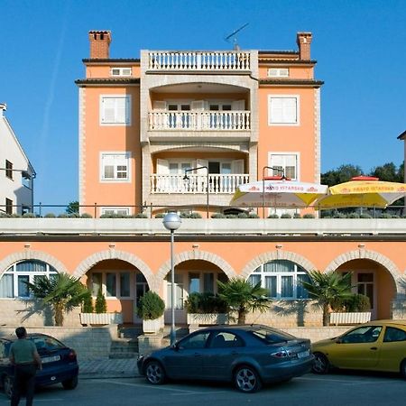 Apartments Valentino Vrsar Bagian luar foto