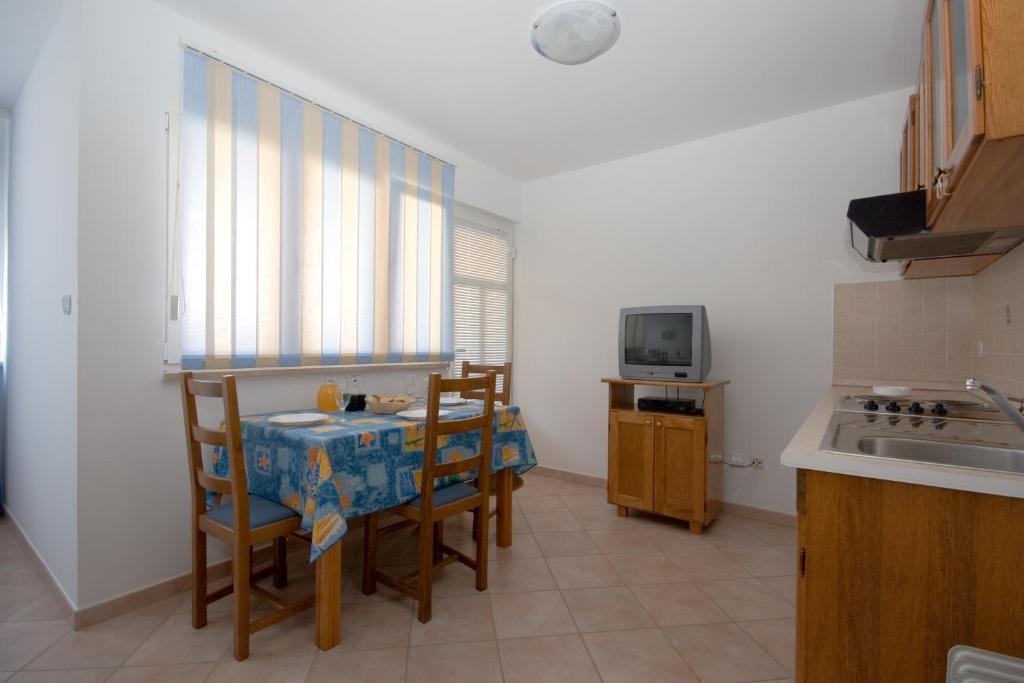 Apartments Valentino Vrsar Ruang foto