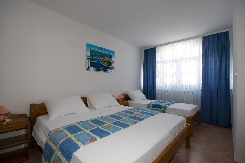 Apartments Valentino Vrsar Ruang foto