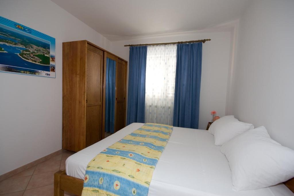 Apartments Valentino Vrsar Ruang foto